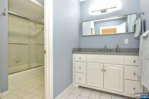 Bath - 48 Ackerman St, Waldwick, NJ 07463 photo 3 of 4