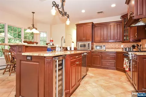 Kitchen - 48 Ackerman St, Waldwick, NJ 07463 photo 2 of 4