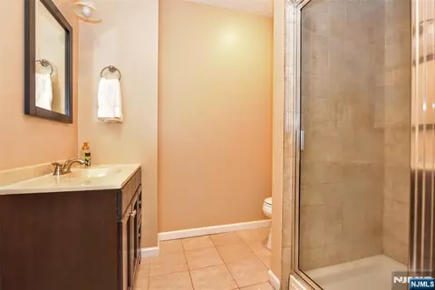 Bath - 48 Ackerman St, Waldwick, NJ 07463 photo 4 of 4