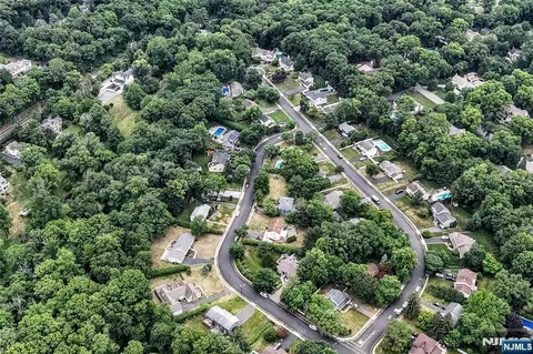 View/Area - 48 Ackerman St, Waldwick, NJ 07463 photo 4 of 5