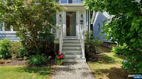 14 Gray St, Montclair, NJ 07042