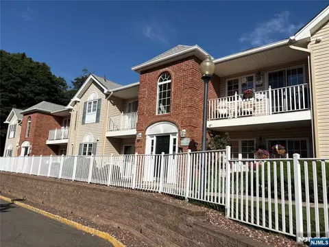 105 Roseland Ave #1601, Caldwell, NJ 07006