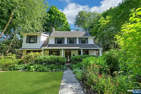 730 River Rd, Teaneck, NJ 07666