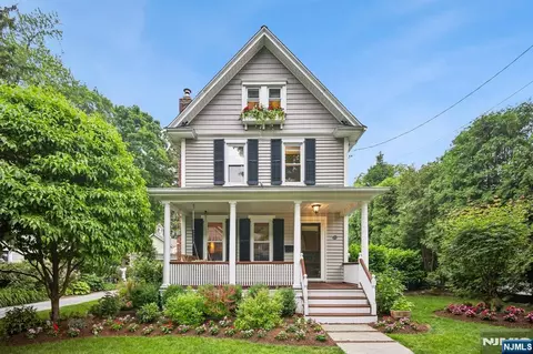5 Ferguson Pl, Glen Rock, NJ 07452