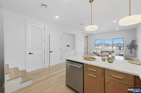 98 Western Ave #1, Jersey City, NJ 07307