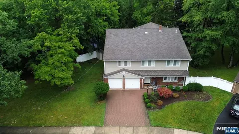 1759 Lilbet Rd, Teaneck, NJ 07666
