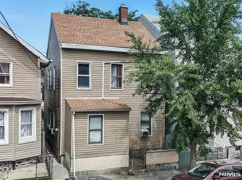 62 Highland St, Paterson, NJ 07524