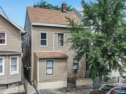 62 Highland St, Paterson, NJ 07524