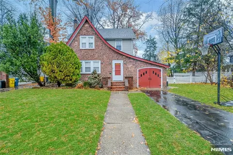425 Beatrice St, Teaneck, NJ 07666