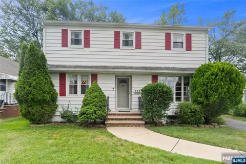 262 Linden Pl, New Milford, NJ 07646