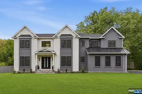 1 Clive Hills Rd, Short Hills, NJ 07078