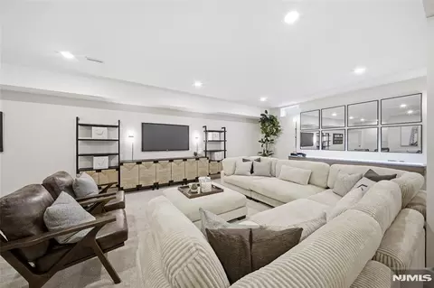 3 Pimlico Pl, Oakland, NJ 07436