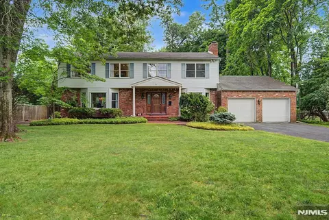 10 Marcotte Ln, Tenafly, NJ 07670