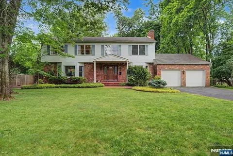 10 Marcotte Ln, Tenafly, NJ 07670