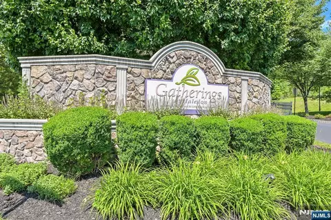 1305 Gatherings Dr, Haledon, NJ 07508