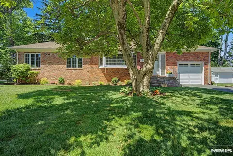 25 Birchwood Rd, Denville, NJ 07834