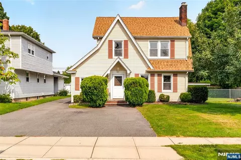 9 Long Ave, Mahwah, NJ 07430