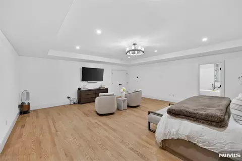 457 Lincoln Dr, Paramus, NJ 07652 photo 24