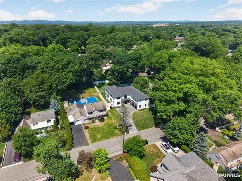 457 Lincoln Dr, Paramus, NJ 07652 photo 49