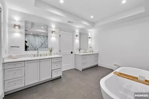 457 Lincoln Dr, Paramus, NJ 07652 photo 26