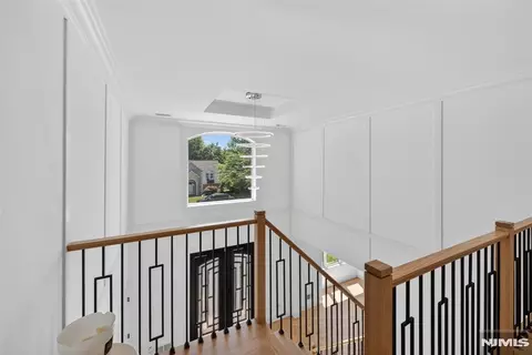 457 Lincoln Dr, Paramus, NJ 07652 photo 22