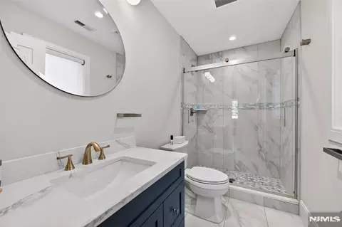457 Lincoln Dr, Paramus, NJ 07652 photo 35
