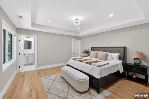 457 Lincoln Dr, Paramus, NJ 07652 photo 36