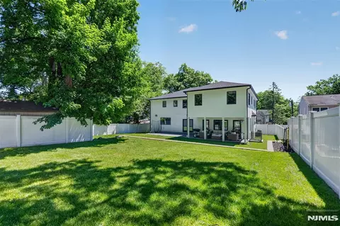 457 Lincoln Dr, Paramus, NJ 07652 photo 47