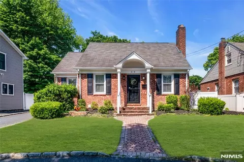40 Merritt Ave, Dumont, NJ 07628