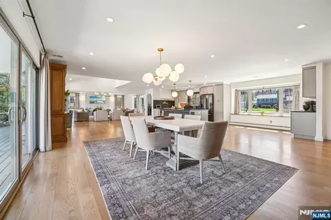 217 Osage Ln, Franklin Lakes, NJ 07417