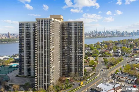 200 Winston Dr #2120, Cliffside Park, NJ 07010