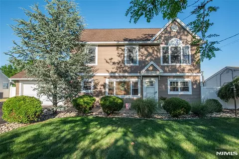 17 Leonard Ter, Wayne, NJ 07470