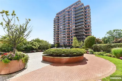 100 Carlyle #5L-N, Cliffside Park, NJ 07010