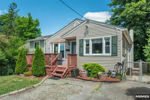 776 Lake Shore Dr, Parsippany, NJ 07054