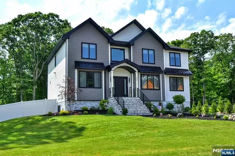 73 Heritage Dr, West Milford, NJ 07480