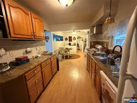 Entry Way - 208 Lawrence Dr, Paramus, NJ 07652 photo 3 of 5