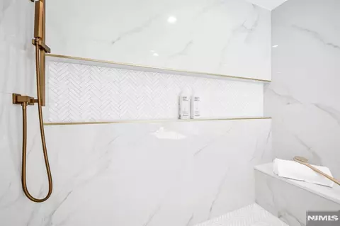 Bath - 408 Terhune Ave, Paramus, NJ 07652 photo 7 of 9