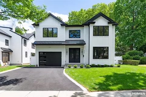 408 Terhune Ave, Paramus, NJ 07652
