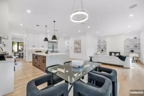 Dining - 408 Terhune Ave, Paramus, NJ 07652 photo 4 of 4
