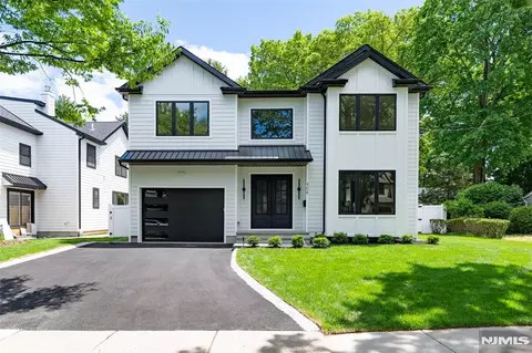 408 Terhune Ave, Paramus, NJ 07652