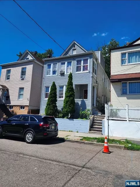 85 Tulip St, Passaic, NJ 07055
