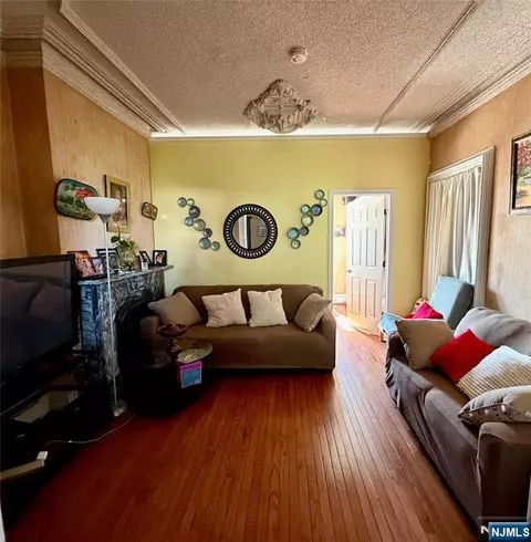 283 Union St, Hackensack, NJ 07601 photo 2