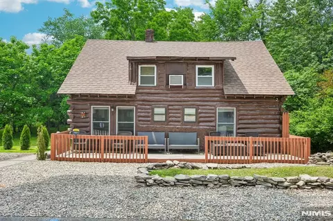 52 North Rd, Wayne, NJ 07470