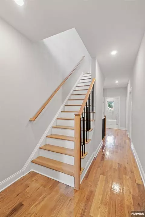 Entry Way - 229 Wayne Ave, Cliffside Park, NJ 07010 photo 3 of 4