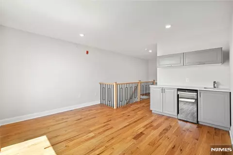 Living - 229 Wayne Ave, Cliffside Park, NJ 07010 photo 8 of 8