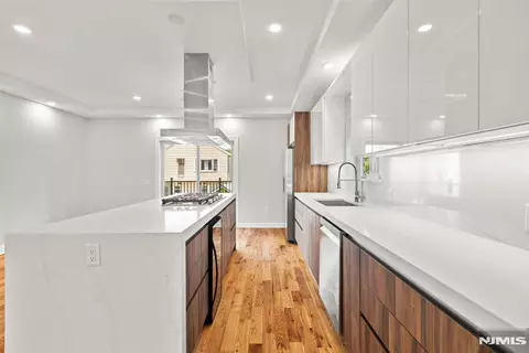Kitchen - 229 Wayne Ave, Cliffside Park, NJ 07010 photo 3 of 3