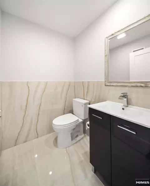 Bath - 229 Wayne Ave, Cliffside Park, NJ 07010 photo 5 of 5