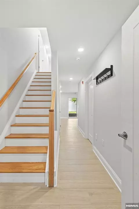 Entry Way - 229 Wayne Ave, Cliffside Park, NJ 07010 photo 4 of 4