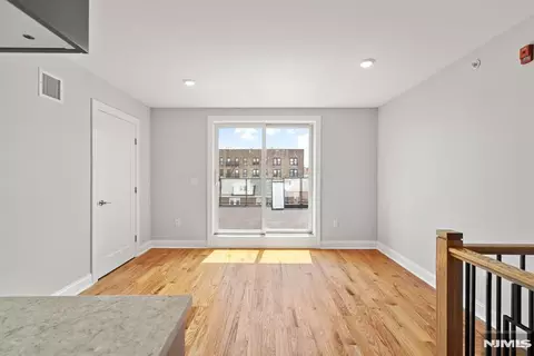 Living - 229 Wayne Ave, Cliffside Park, NJ 07010 photo 7 of 8