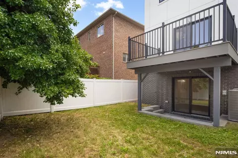 Exterior - 229 Wayne Ave, Cliffside Park, NJ 07010 photo 4 of 6